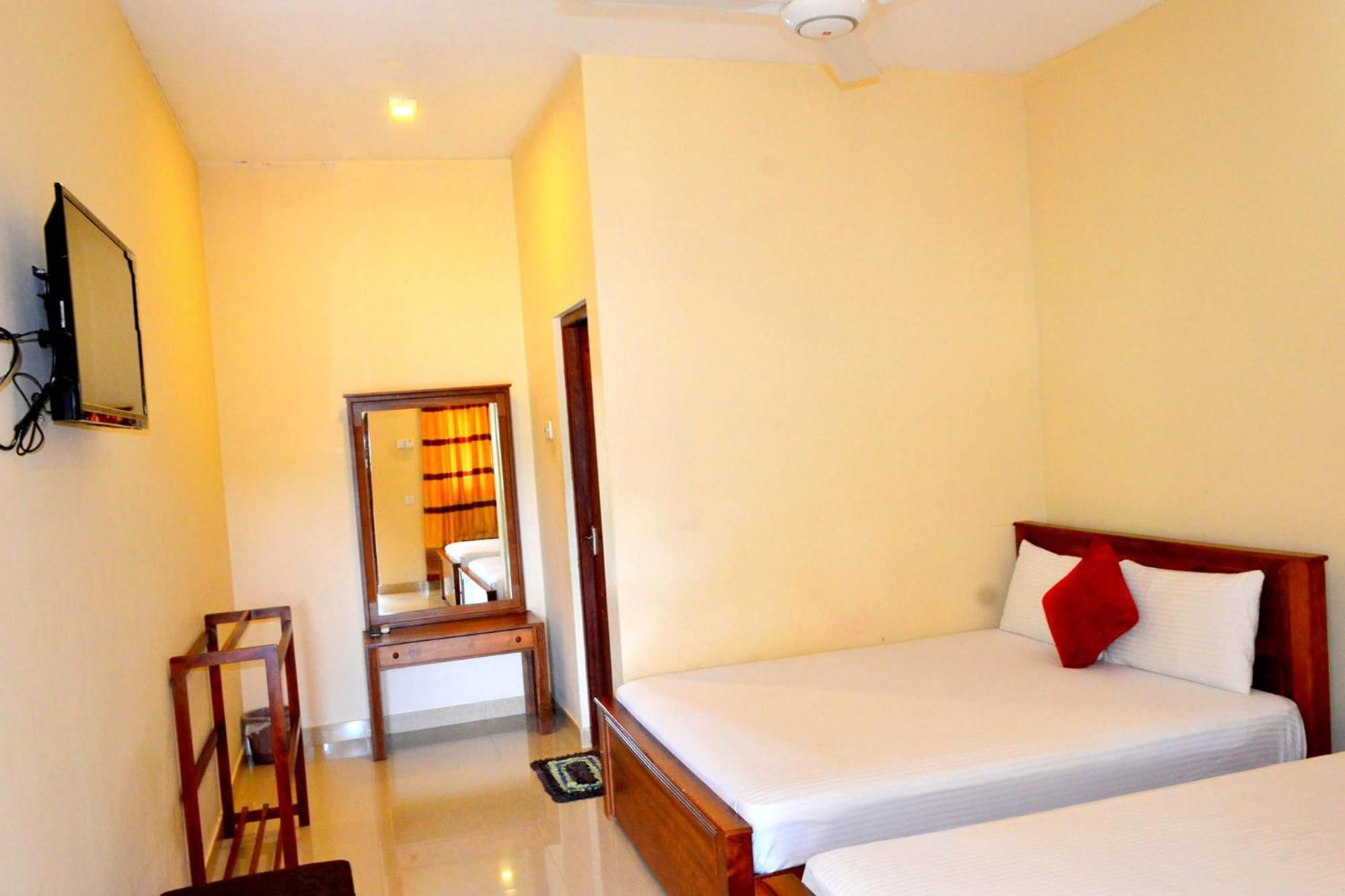 Ud Garden Hotel Kataragama Exterior photo